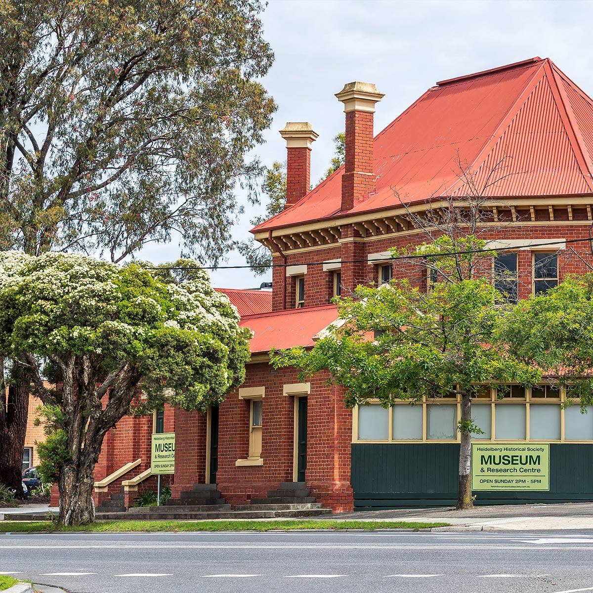 Description: Photo of a vacant residential block with temporary fence erected at the footpath. AS Planning are Town Planners in Victoria.